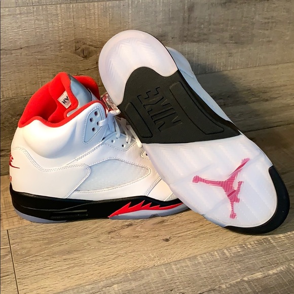 NIKE Air Jordan 5 Retro Fire Red - Picture 6 of 6